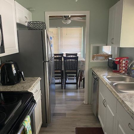 3 Bedroom House Fenced Backyard Private Patio Areas Grill Firepit Plenty Parking! Quick Access 10 Min To Beach Airport Delray West Palm レイク・ワース エクステリア 写真