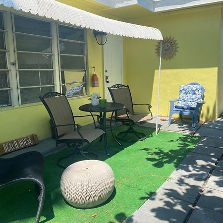 3 Bedroom House Fenced Backyard Private Patio Areas Grill Firepit Plenty Parking! Quick Access 10 Min To Beach Airport Delray West Palm レイク・ワース エクステリア 写真