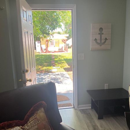 3 Bedroom House Fenced Backyard Private Patio Areas Grill Firepit Plenty Parking! Quick Access 10 Min To Beach Airport Delray West Palm レイク・ワース エクステリア 写真