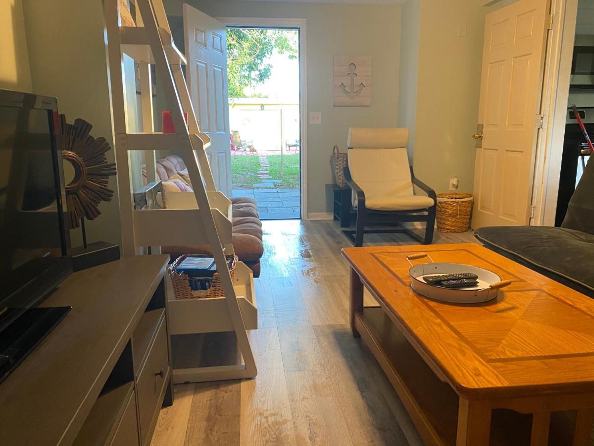 3 Bedroom House Fenced Backyard Private Patio Areas Grill Firepit Plenty Parking! Quick Access 10 Min To Beach Airport Delray West Palm レイク・ワース エクステリア 写真