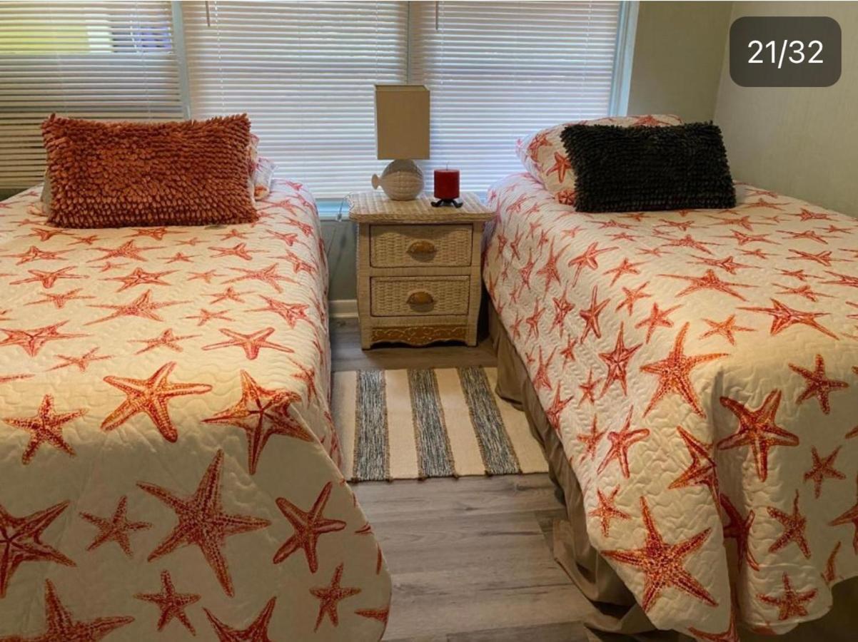 3 Bedroom House Fenced Backyard Private Patio Areas Grill Firepit Plenty Parking! Quick Access 10 Min To Beach Airport Delray West Palm レイク・ワース エクステリア 写真